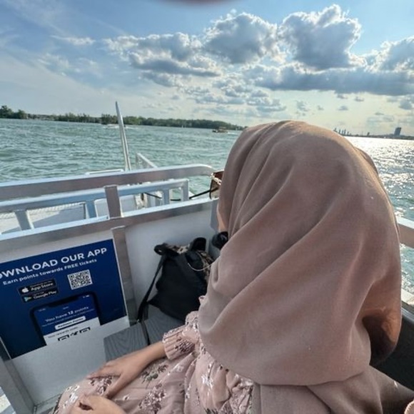 Meet your Posher, Alvira - Picture 1 of 1